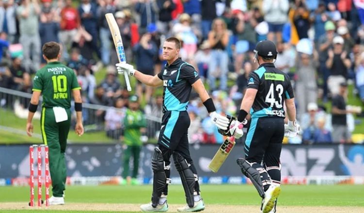 ছক্কার বিশ্ব রেকর্ড গড়লেন ‘ফিন অ্যালেন’